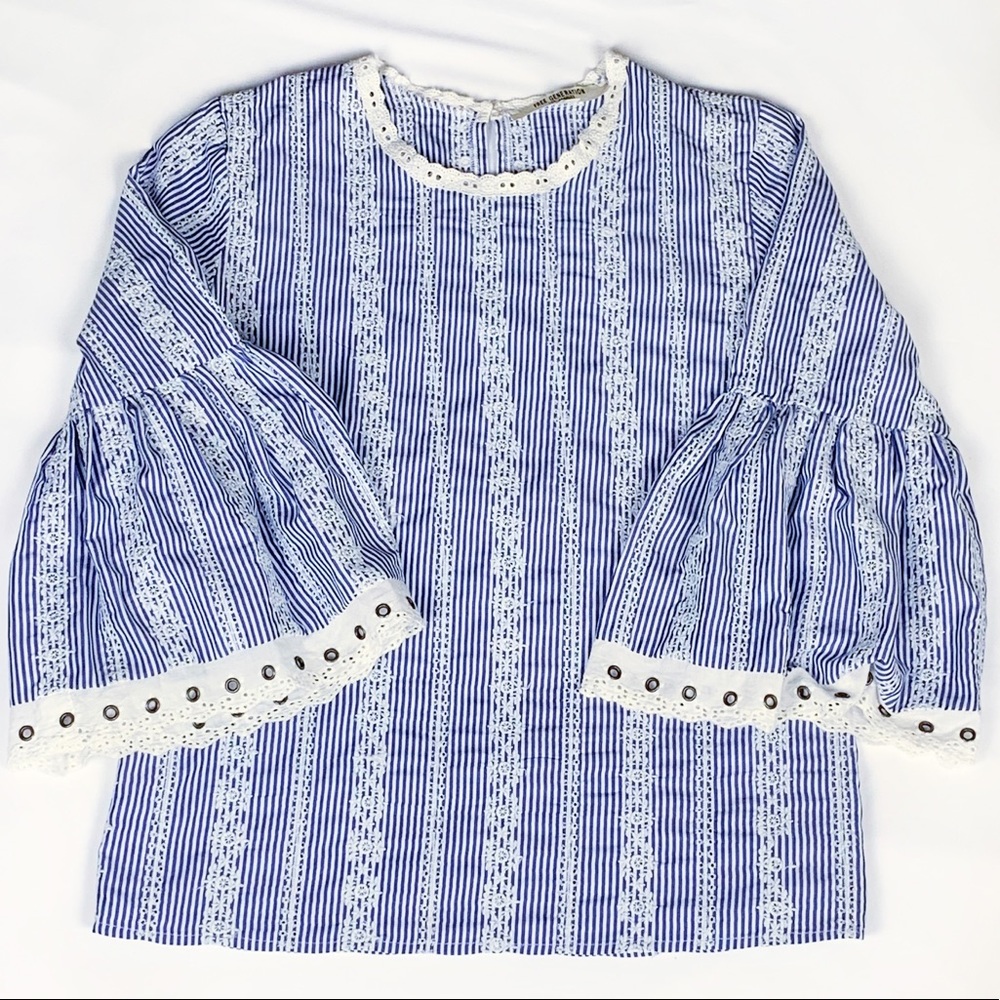 Free Generation Blouse - Picture 2 of 3